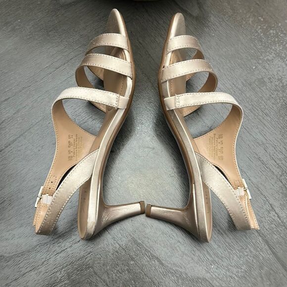 Naturalizer Taimi Heeled Sandal (Wide) - Picture 7 of 11